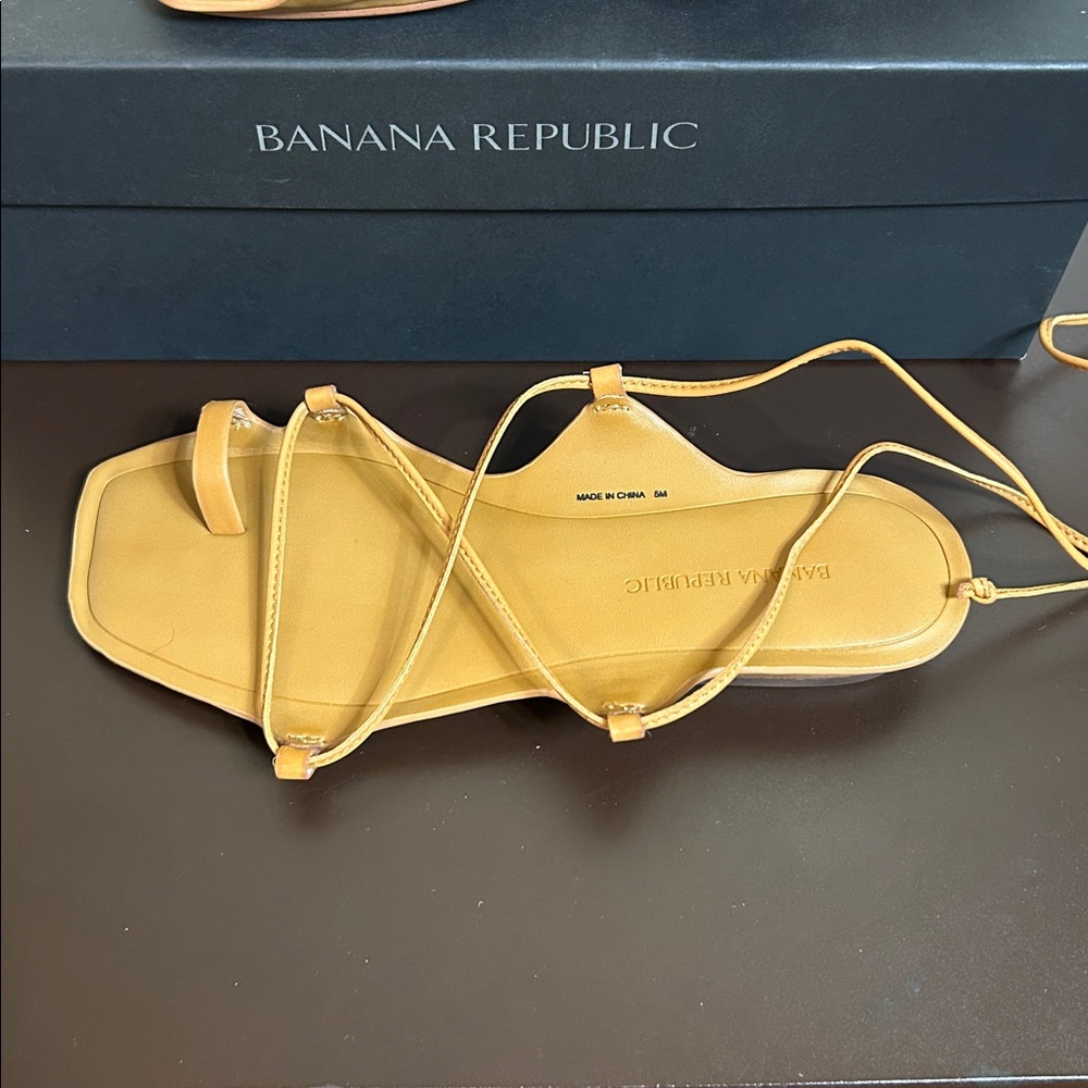 Banana Republic Tan Lace-Up Sandals SIZE 5M
